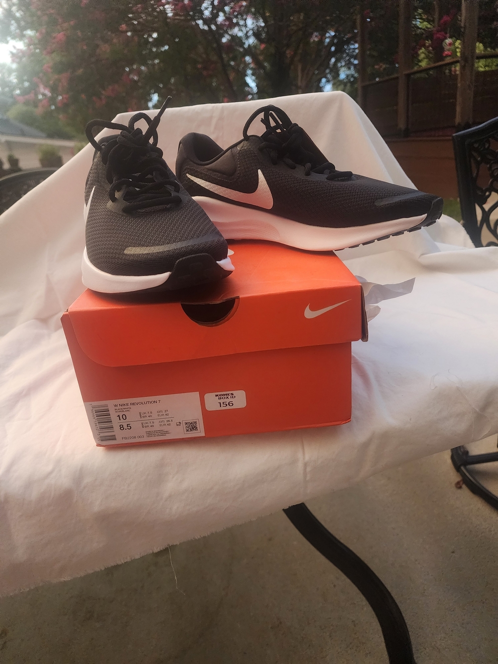 Nike Womens Black & White Running Shoes